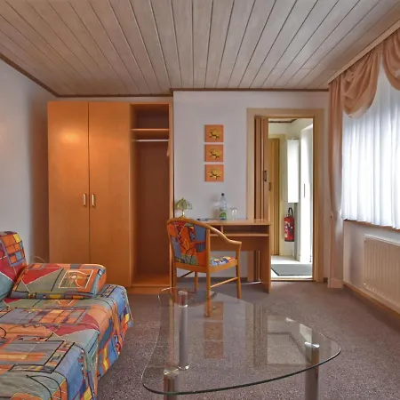 Semesterbostad Charming With Garden In Tabarz Cabarz