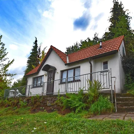 Charming With Garden In Tabarz Semesterbostad